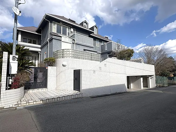 神戶市北區松が枝町生活圈｜神鐵有馬線箕谷站步行8分・5SLDK・地下室及三車並列車庫