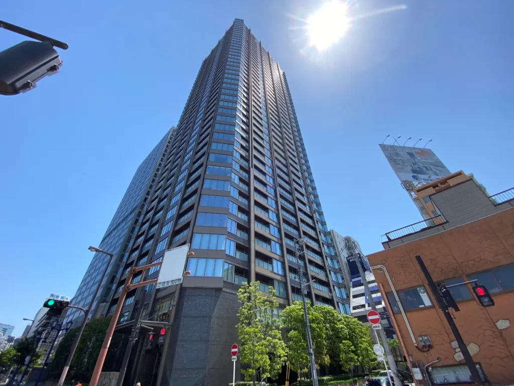 北浜東生活圈｜京阪本線北浜徒歩4分・堺筋線北浜徒歩5分・御堂筋線淀屋橋徒歩11分・3LDK・41層建21層東南角戶