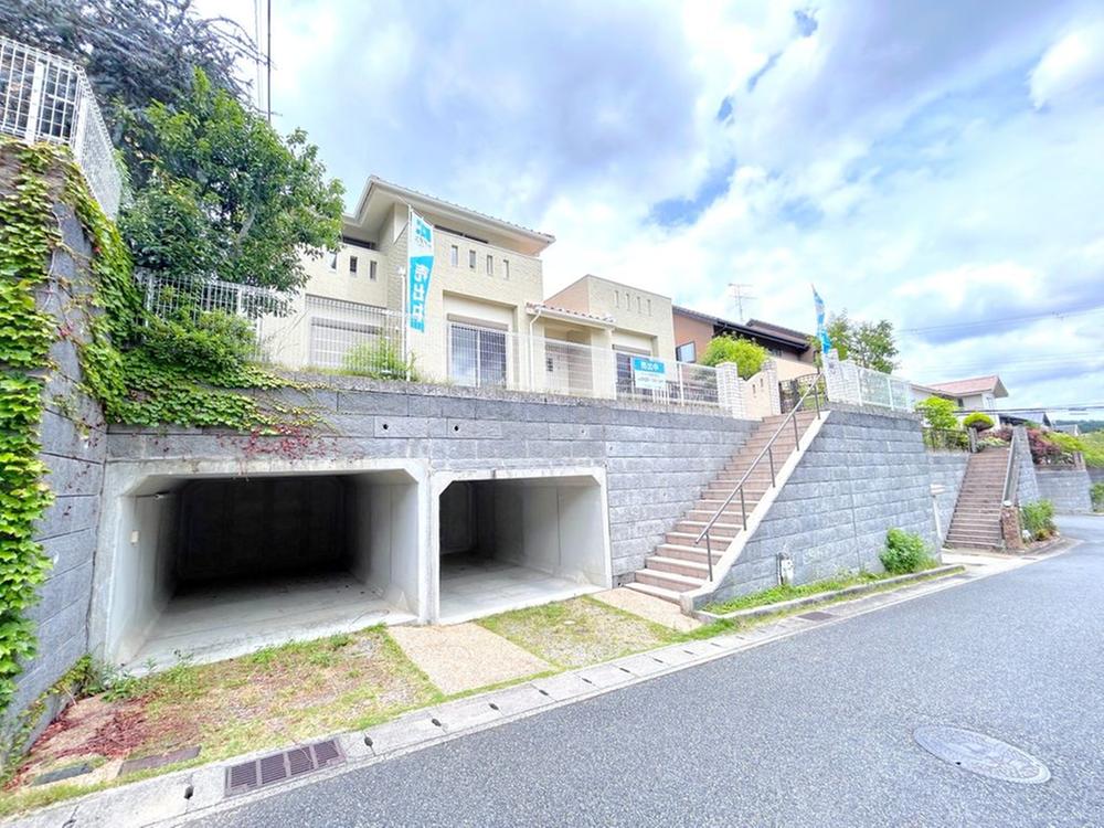 西宮市名塩さくら台生活圈｜ＪＲ福知山線西宮名塩站巴士13分歩3分・4LDK・內外裝翻新/可停三車/庭園寬敞