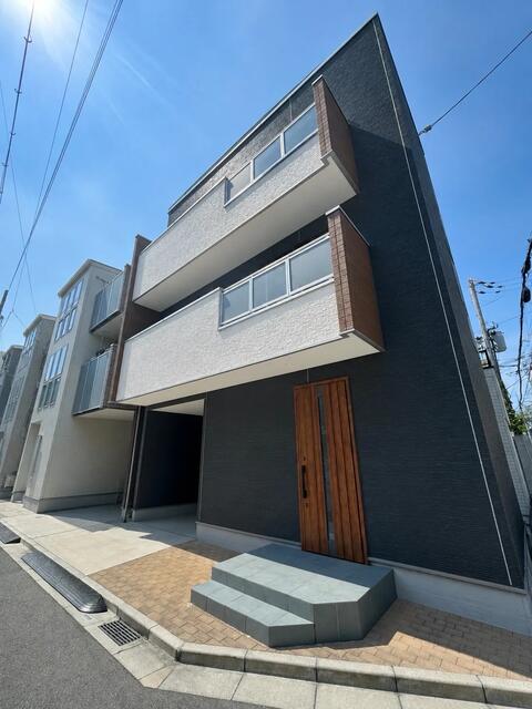 大阪市西成区｜岸里駅徒歩3分・3階建・4LDK・兩台車庫豪華住宅