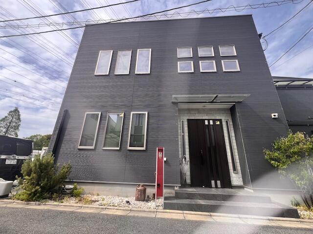 大阪市平野区｜地下鉄谷町線出戸駅徒歩13分・2階建・５ＬＤＫ・南西角地で日当たり良好、駐車３台可能、ワイドバルコニー付