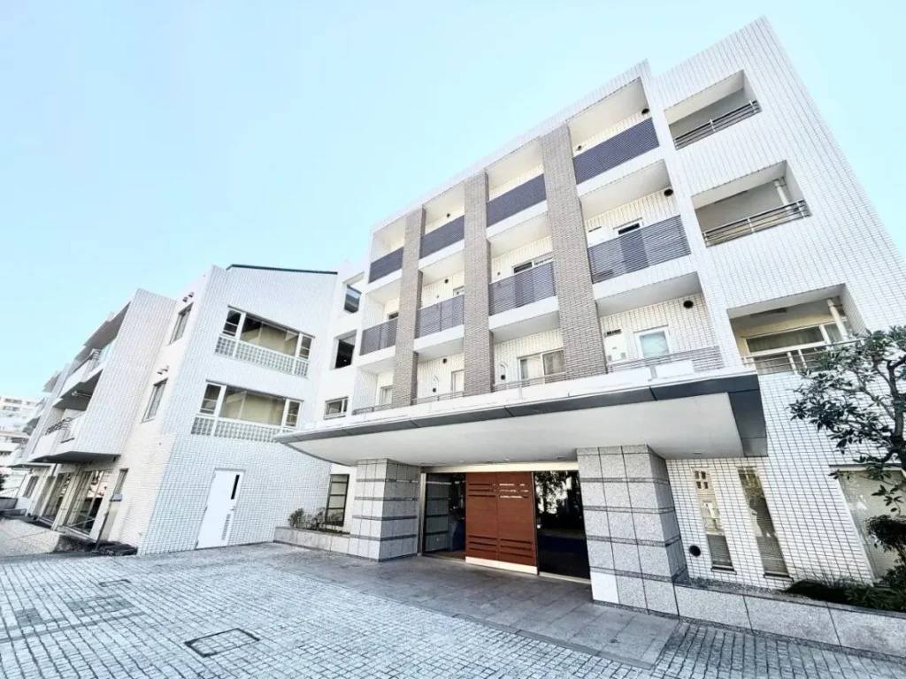 大塚｜新大塚駅徒歩5分・3階角部屋二面陽台・2LDK高天井採光通風良好的RC公寓