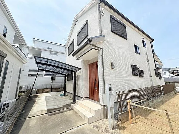 和泉市伏屋町生活圈｜南海泉北線光明池站步行11分·木造兩層建築·3LDK·大空間客廳與多車位