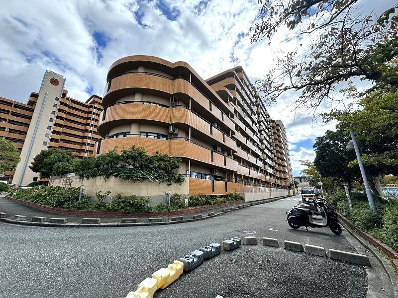 大阪府寝屋川市生活圈｜JR片町線寝屋川公園站步行8分・9樓SRC結構・2LDK・2026年最新翻新自動門禁角戶