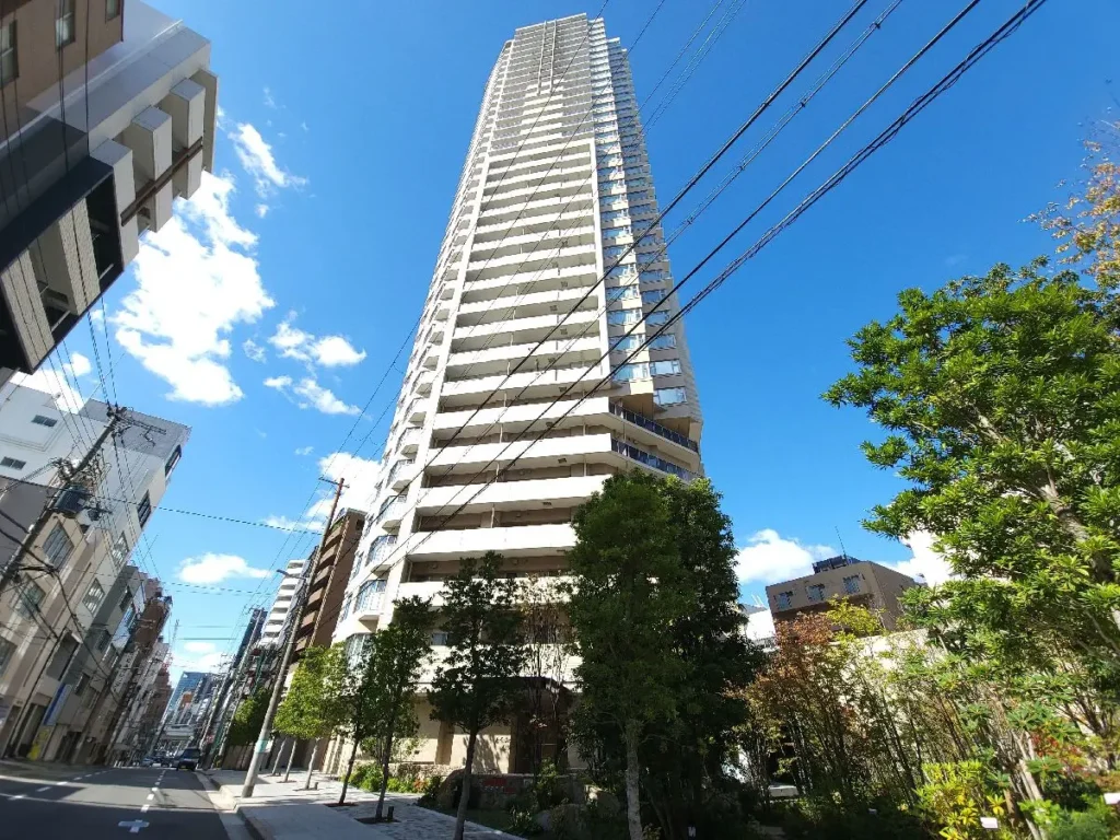 大阪市中央区内久宝寺町の生活圈｜谷町四丁目駅徒歩7分・32階南西向き・2LDK・大規模高層公寓