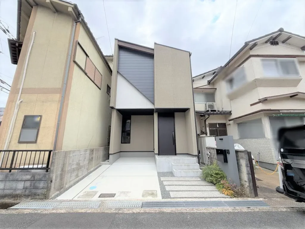 城陽市平川生活圈｜近鐵京都線久津川站步行12分鐘・地上2層木造・1SLDK・含停車位