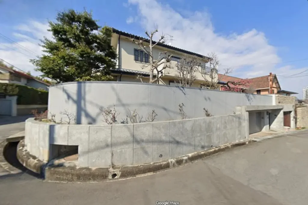 豊中市新千里南町２丁目生活圈｜桃山台站步行17分・地上2層木造4LDK・南西角地日照佳