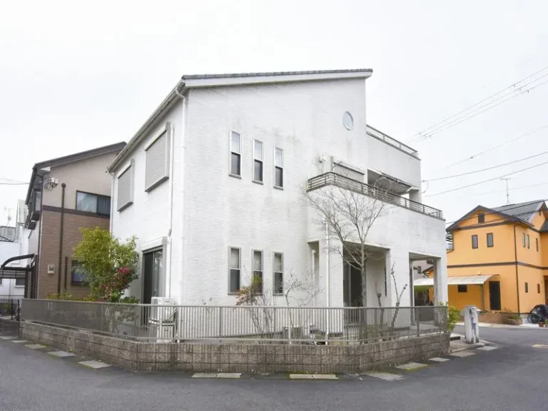 大津市玉野浦生活圈｜JR東海道本線石山站徒歩25分・建築年月2007年03月・4LDK・三方角地及土地約46.88坪