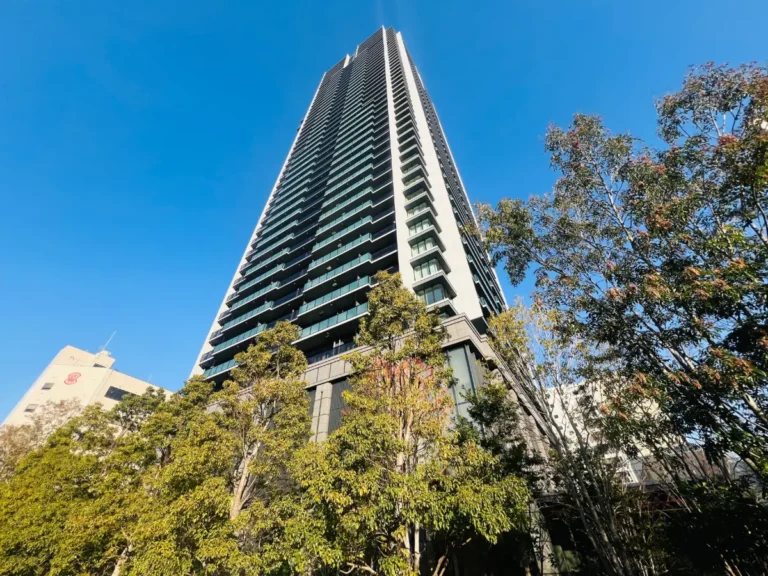 大阪市西区南堀江生活圈｜西長堀步行4｜19樓南向2LDK｜寬敞雙衣櫃與便利共用設施
